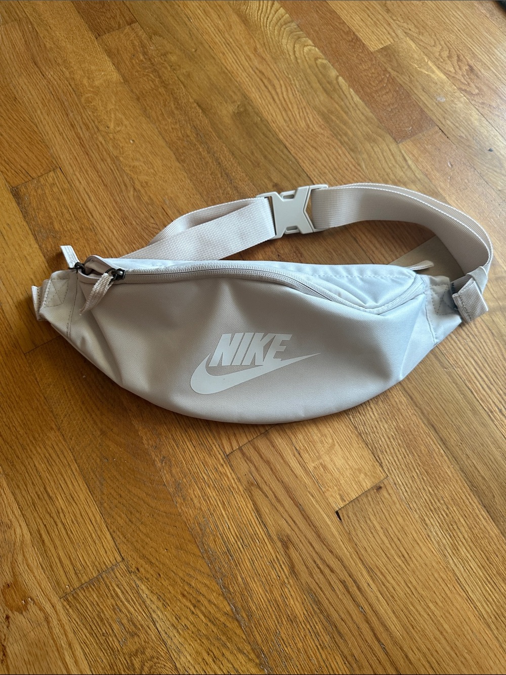 NWT Nike unisex Light Beige Waist Pack Belt Bag